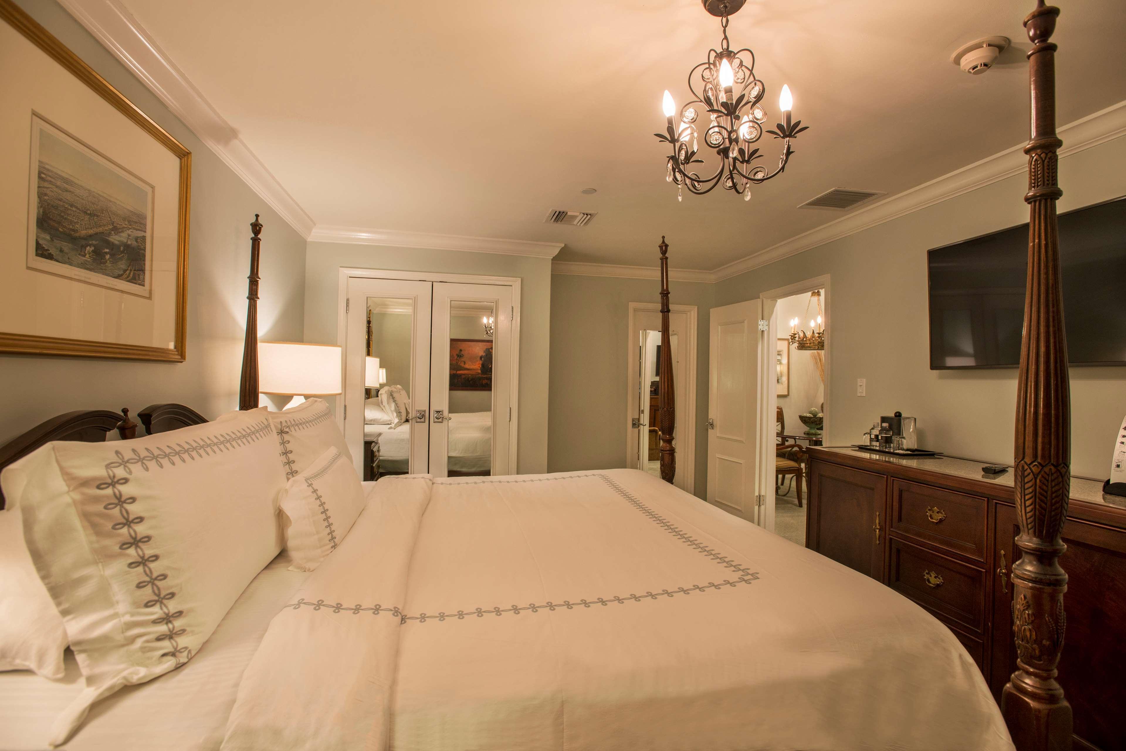 Bienville House Hotel New Orleans Bagian luar foto