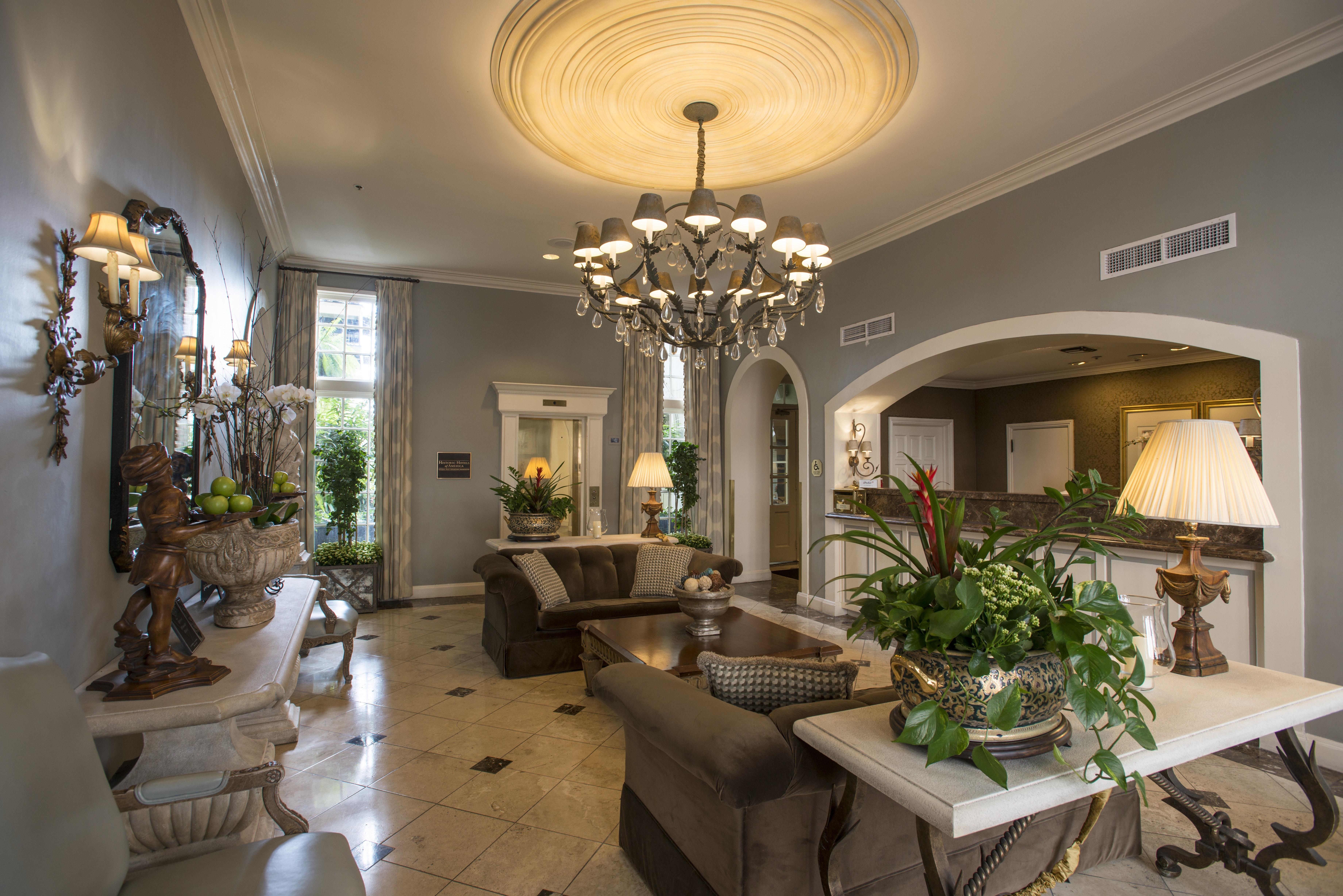 Bienville House Hotel New Orleans Bagian luar foto